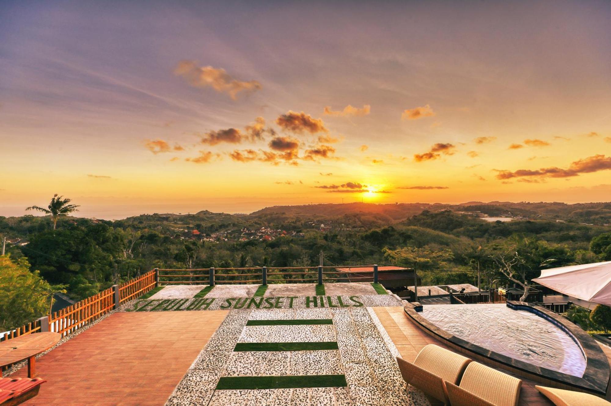 Hotel Sebuluh Sunset Hill Batumadeg Esterno foto